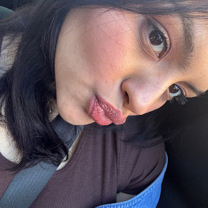 Meet your Posher, Alejandra